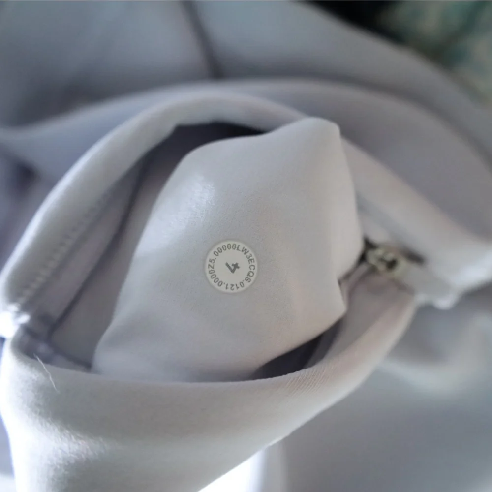 Lululemon AirWrap Pullover Hoodie Alpine White Womens Size 4 - Picture 10 of 10